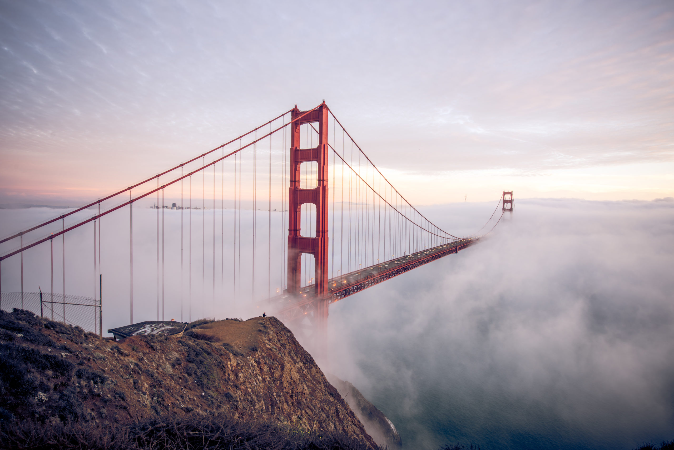Appear on the most. Мост Сан Франциско в тумане. Мост золотые ворота в тумане. New-York, мост, туман. Картина мост в тумане золотые ворота.